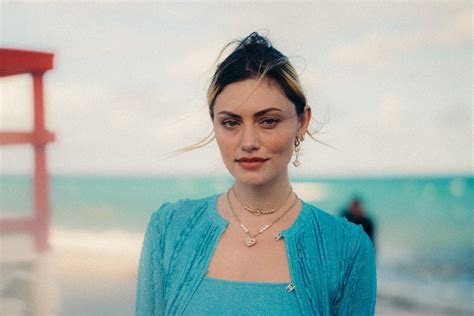 phoebe tonkin borsa chanel|Vogue Australia.